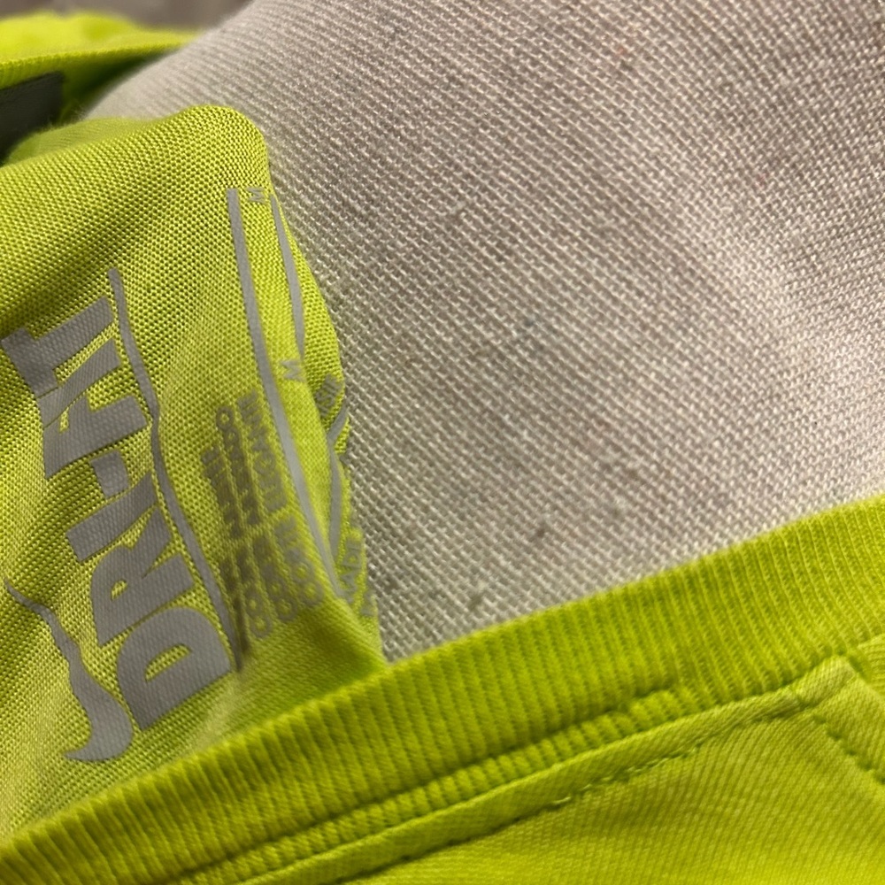 Nike Dry Fit Women's Yellow Graphic Tee size M - Picture 4 of 4